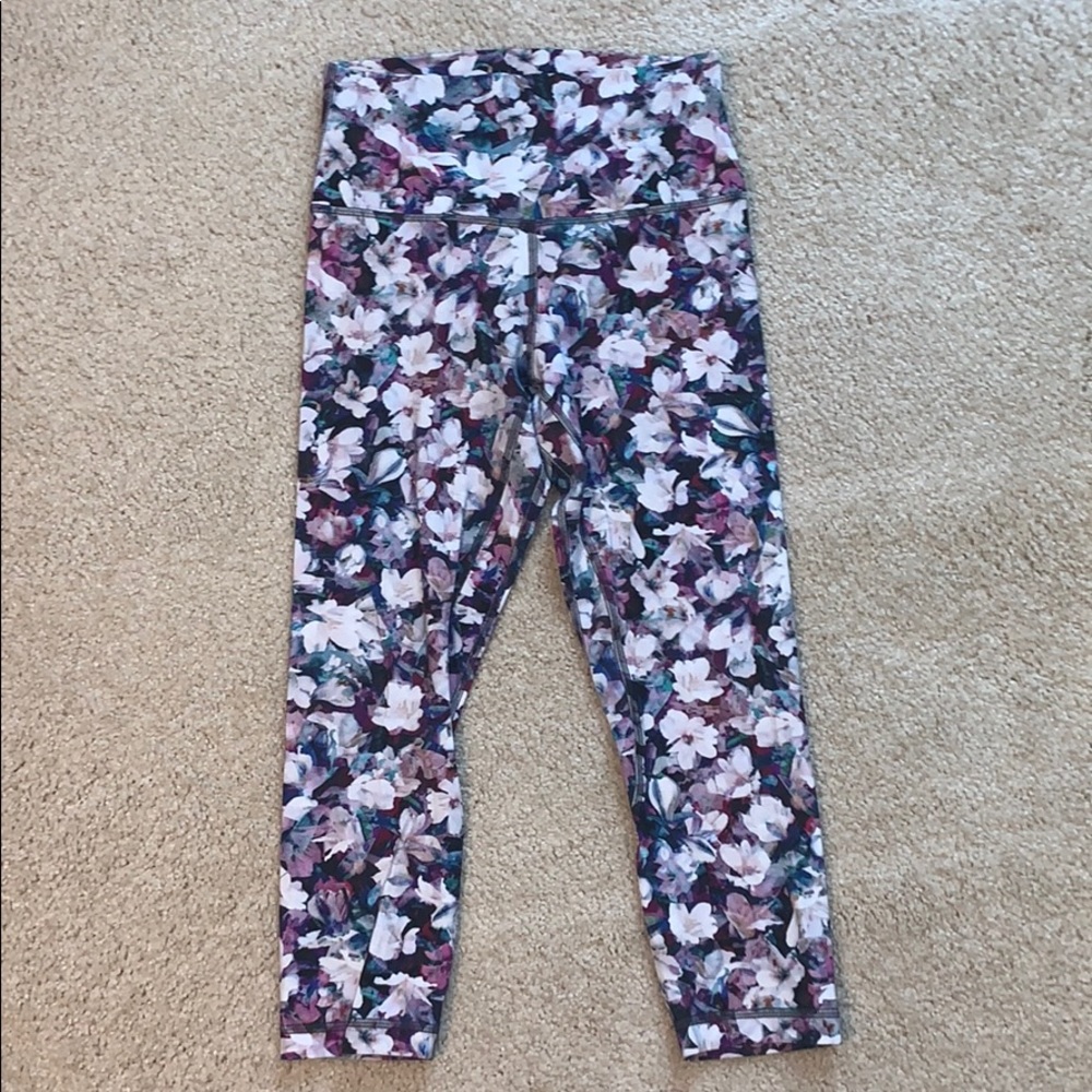 *RARE* Floral crop Lululemon sz 6 Align tights